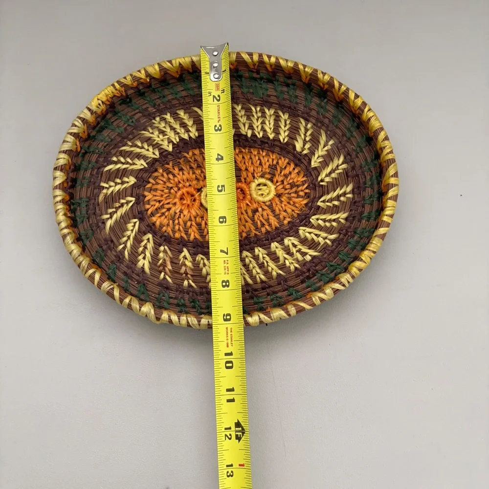 N/A handcrafted oval